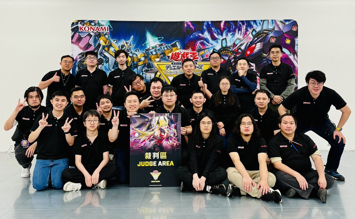 shiyicheng's tweet photo. Throwback YOT 2025 HK

First time joining as an oversea judge, and my first time in Hong Kong. Good old buddies creating new memories is just too awesome~ 
#memorabletrip https://t.co/75iK0HZuX6