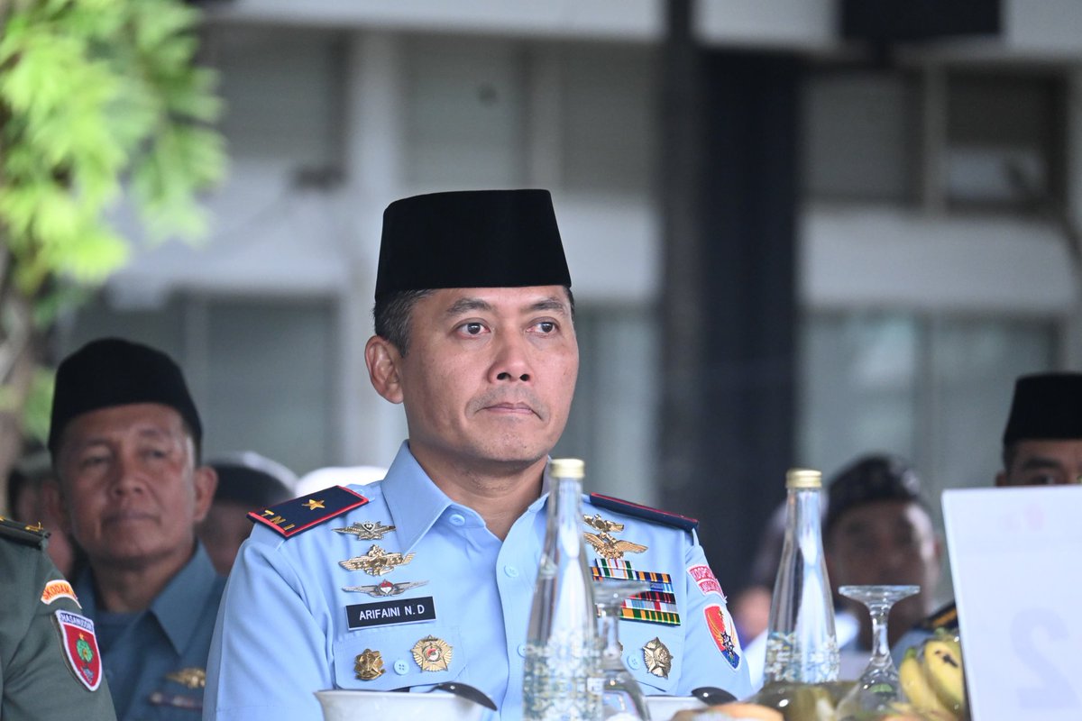 hasanuddinhnd's tweet photo. Danlanud Sultan Hasanuddin Hadiri Buka Bersama TNI-Polri Wilayah Makassar https://t.co/buD4I0KNDp