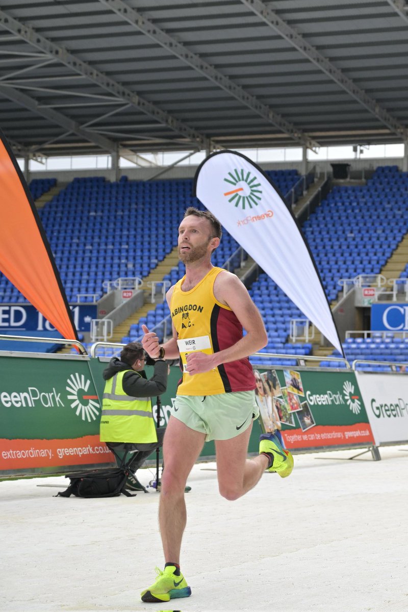 Cameron___W's tweet image. Sunday saw my first running of Reading Half Marathon. A good test over the course with a couple hills and some good running stretches also. Managed to best my previous half effort back in 23 with 1.18.26. Really good support all the way round. Next up relays on Sunday 👍