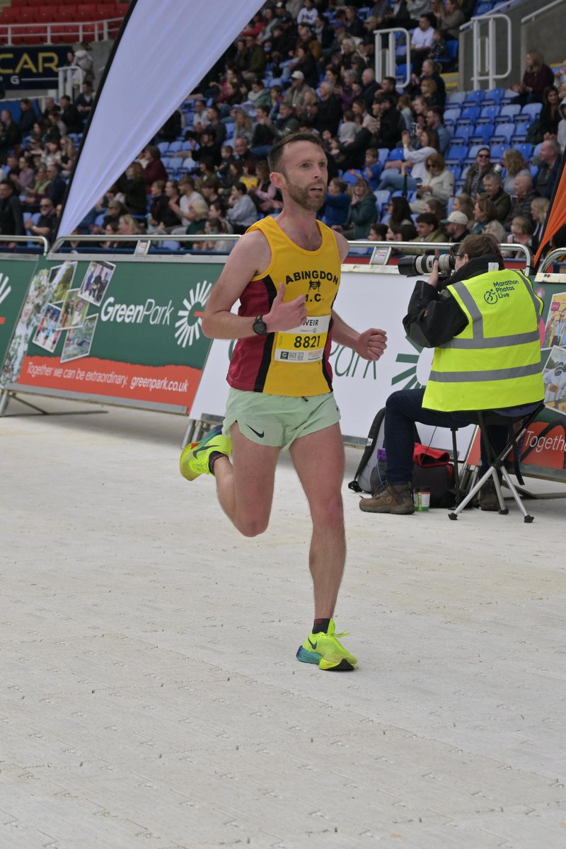 Cameron___W's tweet image. Sunday saw my first running of Reading Half Marathon. A good test over the course with a couple hills and some good running stretches also. Managed to best my previous half effort back in 23 with 1.18.26. Really good support all the way round. Next up relays on Sunday 👍