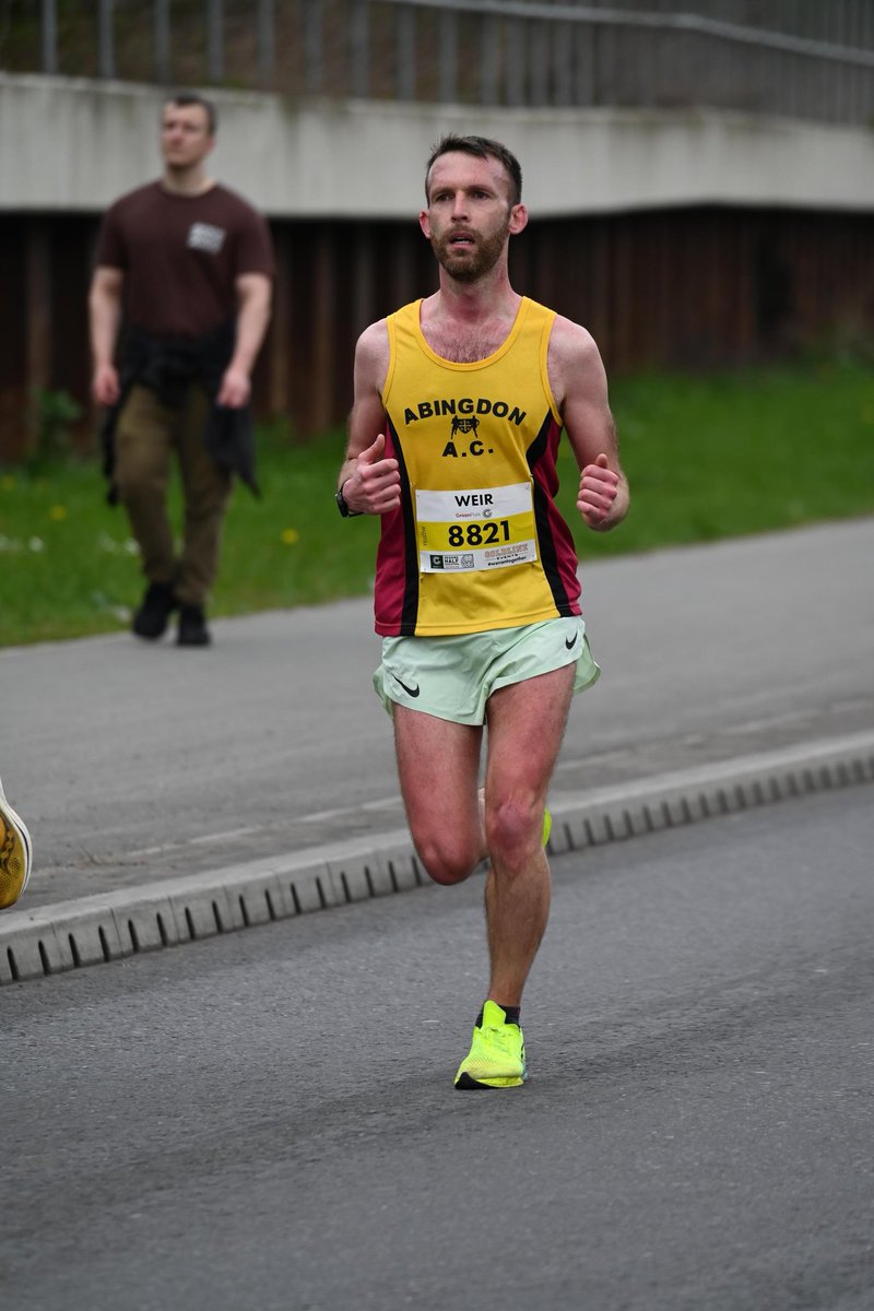 Cameron___W's tweet image. Sunday saw my first running of Reading Half Marathon. A good test over the course with a couple hills and some good running stretches also. Managed to best my previous half effort back in 23 with 1.18.26. Really good support all the way round. Next up relays on Sunday 👍