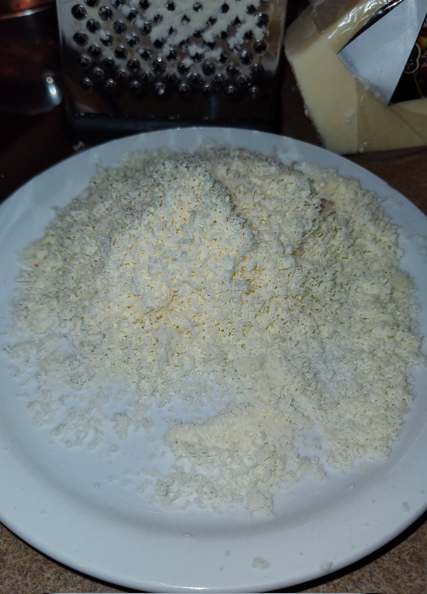 Autotrix24's tweet image. My Cacio ē Pepe at home the other night is one of the best yet. Freshly grated Pecorino Romano, toasted Tellicherry Peppercorns and Bucatani Pasta.
I'm good at this. ✌🏻💝