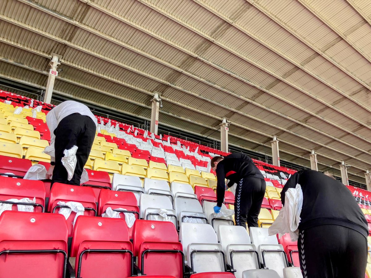 𝗧𝗵𝗶𝘀 𝗶𝘀 𝗪𝗲𝗮𝗿𝘀𝗶𝗱𝗲 🤝 𝗪𝗲𝗮𝗿 𝗢𝗻𝗲

Ahead of Saturday's Foundation of Light Matchday, our staff headed to the <a href="/StadiumofLight/">Stadium of Light</a> to help with preparations for the Foundation flag display 🏟️

A big thank you to <a href="/ThisIsWearside/">🚩This Is Wearside 🏳️</a> for bringing the matchday to life 🙌