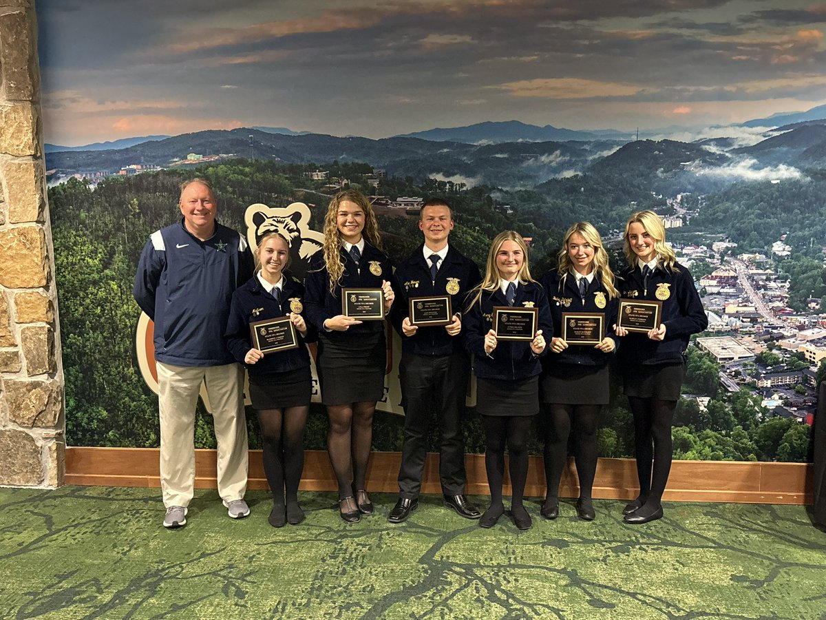 Larry Creasy (@creasyl_shsprin) on Twitter photo I enjoyed spending Tuesday with the members of <a href="/SiegelHighStars/">Siegel High School</a> FFA at the 97th FFA Convention in Gatlinburg. <a href="/SiegelFFA/">Siegel FFA</a> I enjoyed spending Tuesday with the members of <a href="/SiegelHighStars/">Siegel High School</a> FFA at the 97th FFA Convention in Gatlinburg. <a href="/SiegelFFA/">Siegel FFA</a>