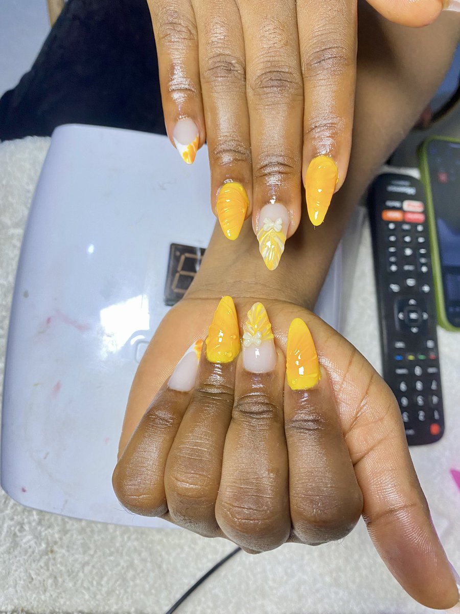 ClarisGuin's tweet photo. Nailz_by-Clariz🌸 present these gorgeousness https://t.co/m89vmqkSAb