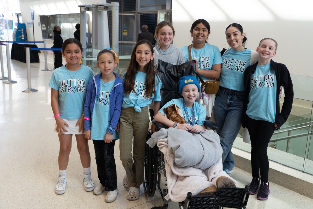 UCLAMCH's tweet image. Say hello to Hutton, our rockstar Kid Captain who recently stole the spotlight at a @uclagymnastics meet! She cheered on the team, scored awesome Bruin swag, and met the gymnasts 💙 💛