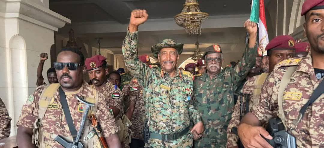 البرهان يعلن تحرير الخرطوم من داخل القصر الجمهوري