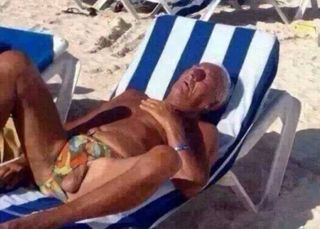 LcsMs777's tweet photo. @TermoBarce @Neytermo_ @CBF_Selecao Q chato🐀 https://t.co/i5xvssUN41
