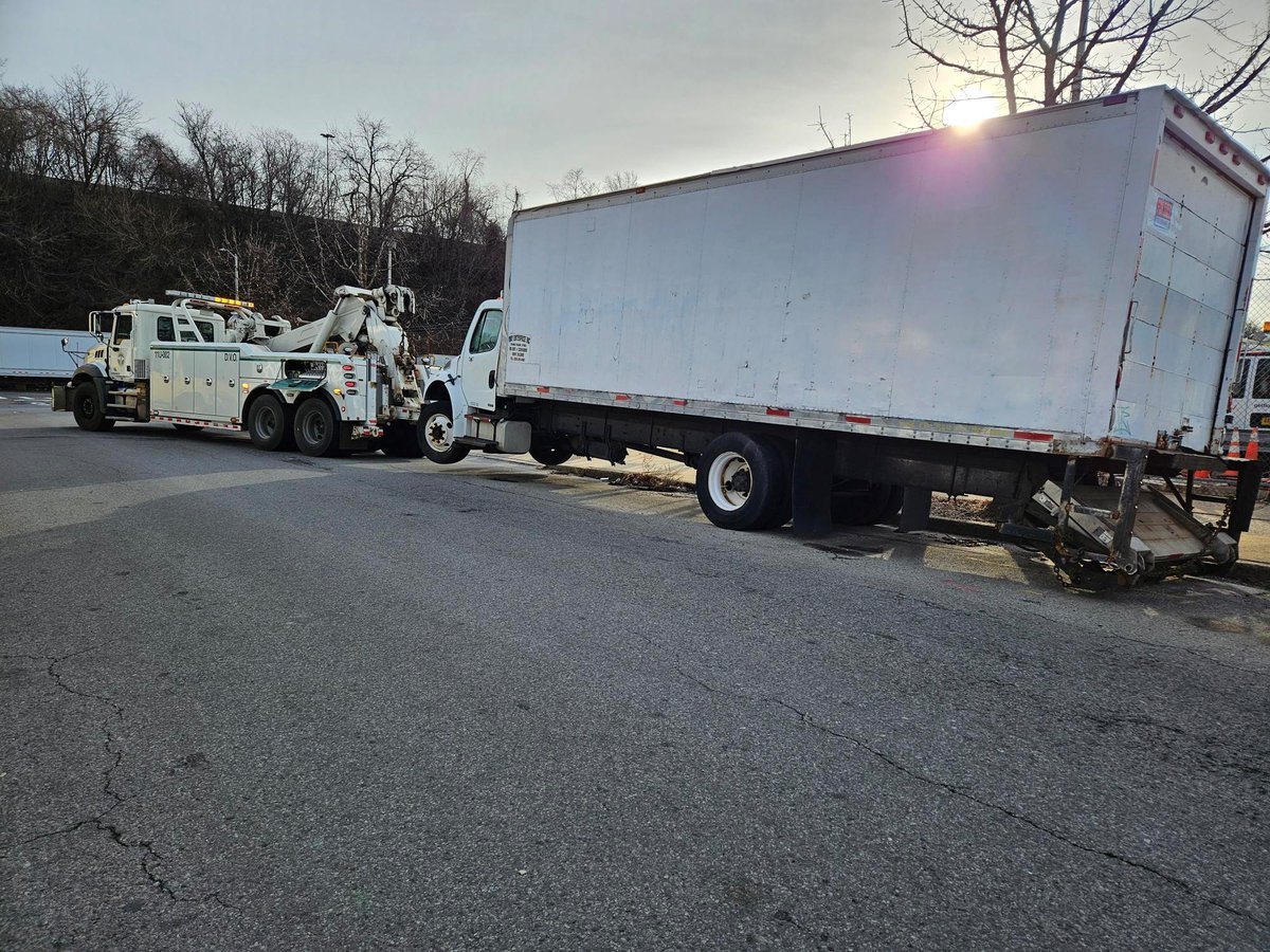 NYPD Quality of Life Division (@nypdqol) on Twitter photo Your complaints 🤝Our solutions
Community concerns about derelict vehicles in Astoria were answered on Monday in a joint operation with the <a href="/NYPD114Pct/">NYPD 114th Precinct</a>, <a href="/NYCSanitation/">NYC Sanitation</a>, <a href="/FDNY/">FDNY</a> & our team. 28 vehicles were removed, helping to clean up the neighborhood & improve quality of life. Your complaints 🤝Our solutions
Community concerns about derelict vehicles in Astoria were answered on Monday in a joint operation with the <a href="/NYPD114Pct/">NYPD 114th Precinct</a>, <a href="/NYCSanitation/">NYC Sanitation</a>, <a href="/FDNY/">FDNY</a> & our team. 28 vehicles were removed, helping to clean up the neighborhood & improve quality of life.