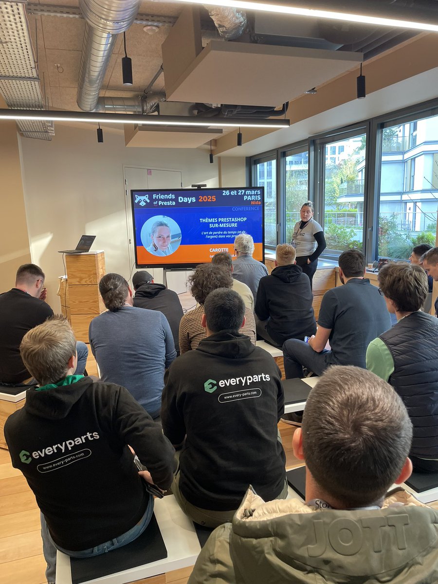 arnaudmerigeau's tweet image. Conférence intégration front #prestashop au @friendsofpresta  👌