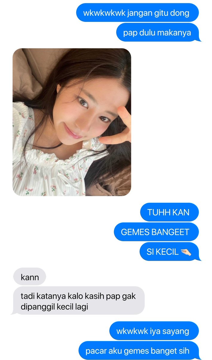 xolseol's tweet photo. FilmCiize two tweet AU 

— si kecil dan pacar ngeselinnya https://t.co/L67a0aNoGU