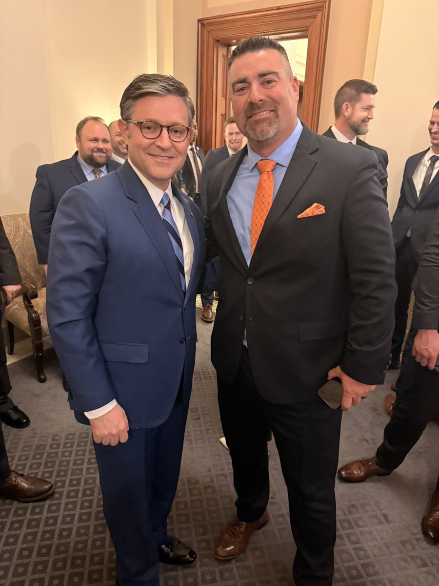 NathanLorick's tweet image. An honor to meet with some of our nations leaders! We had the honor of meeting with & praying over Speaker of the House, @Speakerjohnson! Also met with @tedcruz, @jameslankford @RepMarkHarrisNC & @repkevinhern! Thanks @LeatherwoodERLC, @dandarling & the @ERLC for the connections!