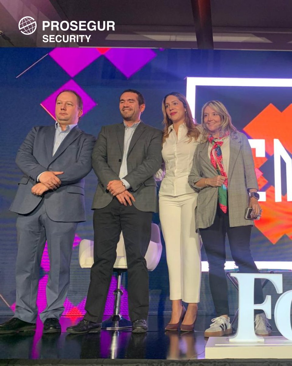 ProsegurGlobal's tweet image. Innovación en seguridad: Luis Fernando Carvajal representó a #ProsegurSecurity Colombia en el foro #ForbesTrendsColombia. Compartió nuestra experiencia en el panel &quot;Escalando con automatización e IA&quot;. ¡Una cita clave para el futuro empresarial!

#SomosInnovación #SomosProsegur