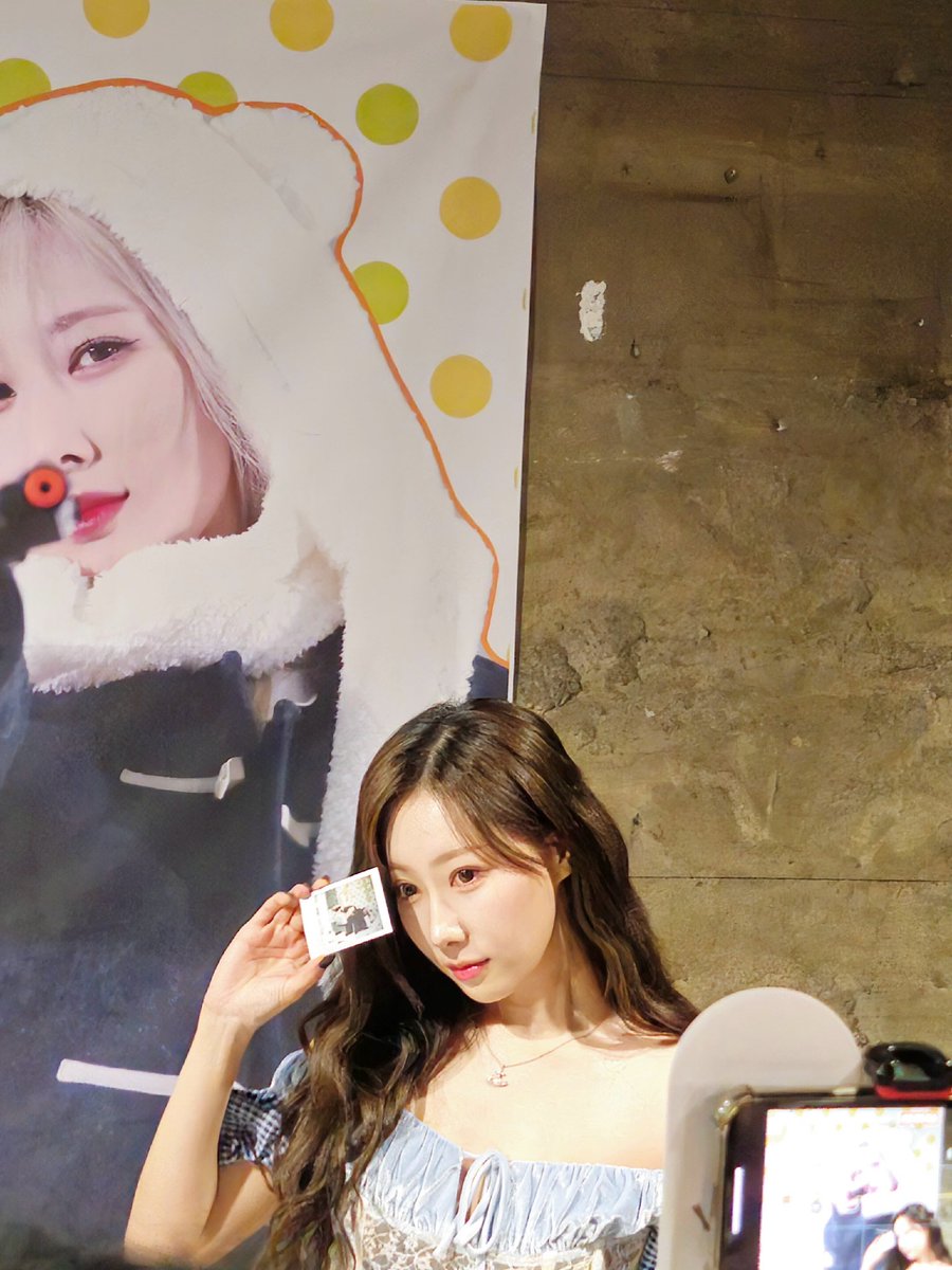 2025.03.26 신사 로얄마카롱

#드림캐쳐 #한동
#Dreamcatcher #HANDONG