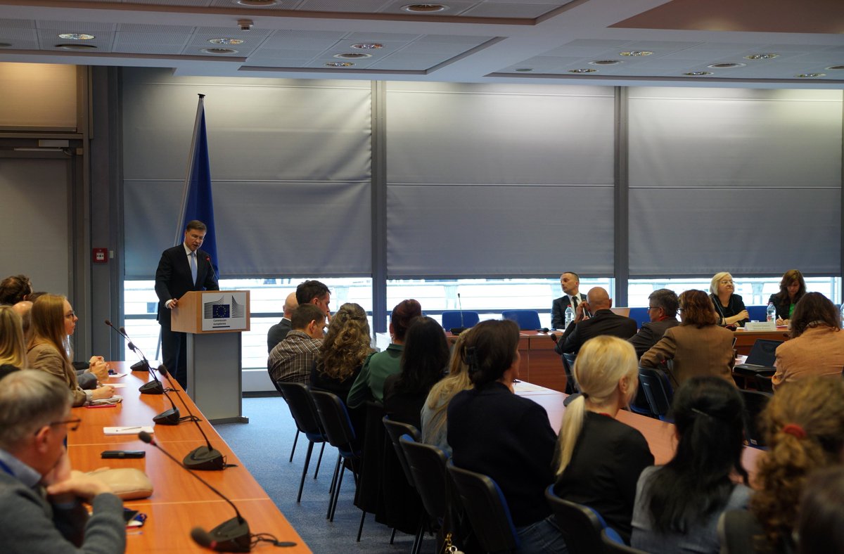 Today, I had the pleasure of meeting the dedicated staff of <a href="/EU_Eurostat/">EU_Eurostat</a>, whose high-quality statistics allow citizens and policymakers alike to take better decisions.

I look forward to working closely with the team in the years ahead and supporting their crucial work.