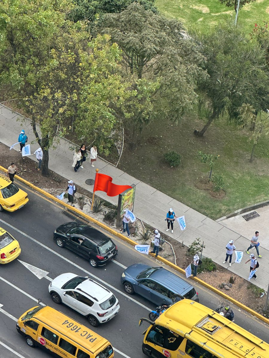 TwoDadsEc's tweet image. Como daña la campaña política las obras de la ciudad ? @pabelml @ObrasQuito