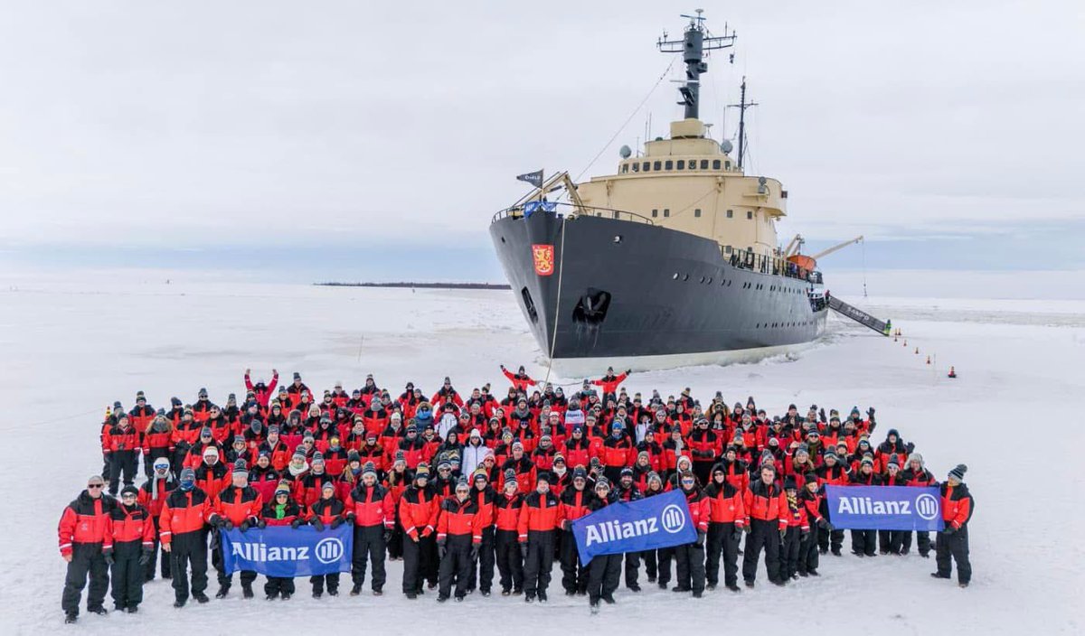 avoseguros's tweet image. 🌍✈️ ¡#AllianzSeguros en Laponia! ❄️🏔️

Pese a un 2024 complejo y de cambios, se alcanzaron los objetivos, y por ello pudimos visitar a Papá Noel 🎅con #AllianzEspaña y sus 70 mejores agentes 🎉✨.
Este es el premio tras mucho trabajo y esfuerzo, y queremos dar las GRACIAS 🙌 ❤️