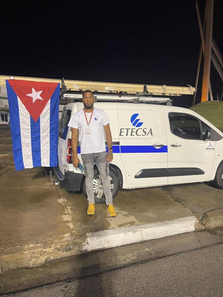 #ETECSA_SantiagoEste🇨🇺 Nuestro #CTLC se  identifica por sus #Valores, #Cumplimiento d las tareas he indicadores de calidad , por su #Proactividad  y #Consagración a la empresa y el cambio de mentalidad  nos representa bajo la consigna #YoTrabajoPorMiSantiago <a href="/Ricardo98930414/">Ricardo Serrano Díaz</a>