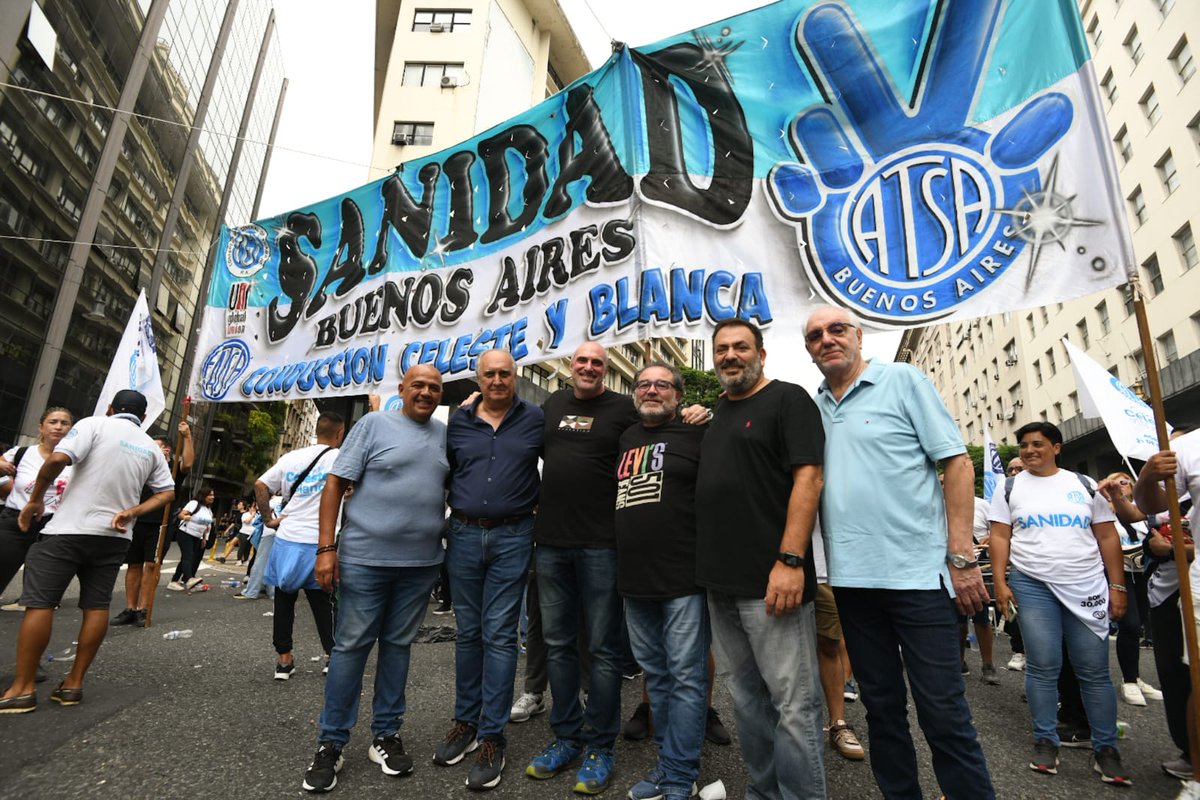 AtsaBsAs's tweet photo. 📢 Como cada año, desde ATSA nos hacemos presentes en el acto del #24DeMarzo para reafirmar nuestro compromiso con la Memoria, Verdad y Justicia 
Porque sin memoria no hay futuro, seguimos luchando. ✊🏽 #NuncaMás #SanidadPresente https://t.co/DCMMKYu6ts
