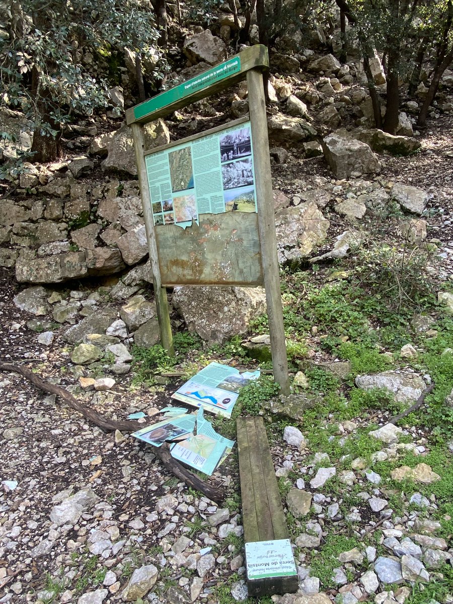 rapitenc10's tweet photo. A qui hagi fet això: si heu de fer això, quedeu-vos a casa i no anesseu a la muntanya. De fet, no anesseu a cap banda, impresentables.

S’ha de ser molt imbècil per a anar a un puesto que se va a xalar i fer salud i dedicar-se a n’això.

T’enganxo fent-ho i baixes calent, pallaso https://t.co/TsVV2eZWhy