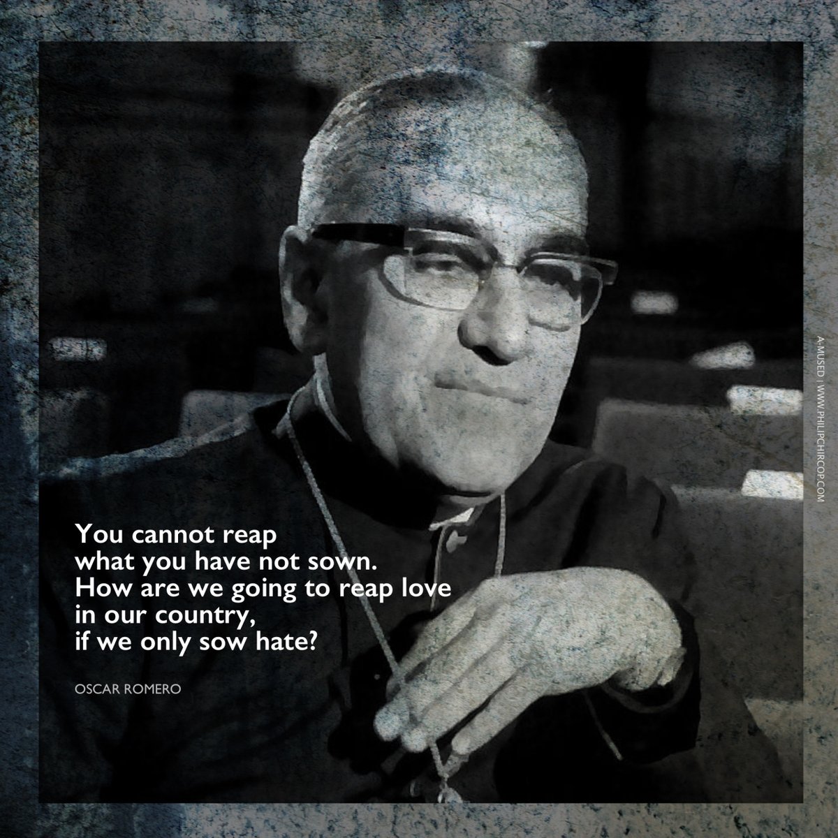 HeiligenVandaag's tweet photo. Óscar Romero, aartsbisschop van San Salvador die opkwam voor de armen, vermoord voor het altaar door doodseskaders, omdat hij zich verzette tegen de militaire dictatuur #heilig #inspiratie #RighttoTruthDay https://t.co/iUVIWETtlx https://t.co/UY2CRw1Qti