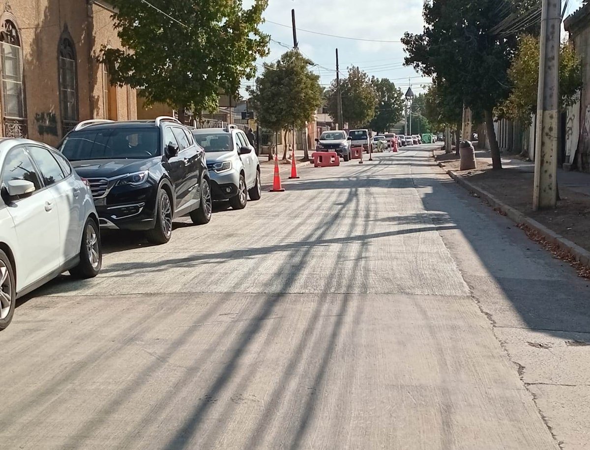 _ESVAL's tweet photo. #MejorServicio Cumpliendo con nuestro compromiso, finalizamos renovación de red de aguas servidas en calle Merced #Quillota, habilitando la vía a tránsito el viernes 21. Este 28 de marzo concluiremos trabajos en O'Higgins, avanzando en la modernización de nuestra infraestructura https://t.co/wENkrlOdw3