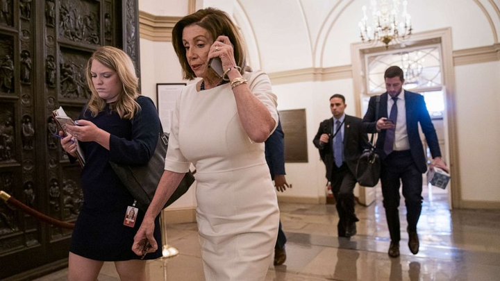 Nancy Pelosi Stock Tracker ♟ tweet media