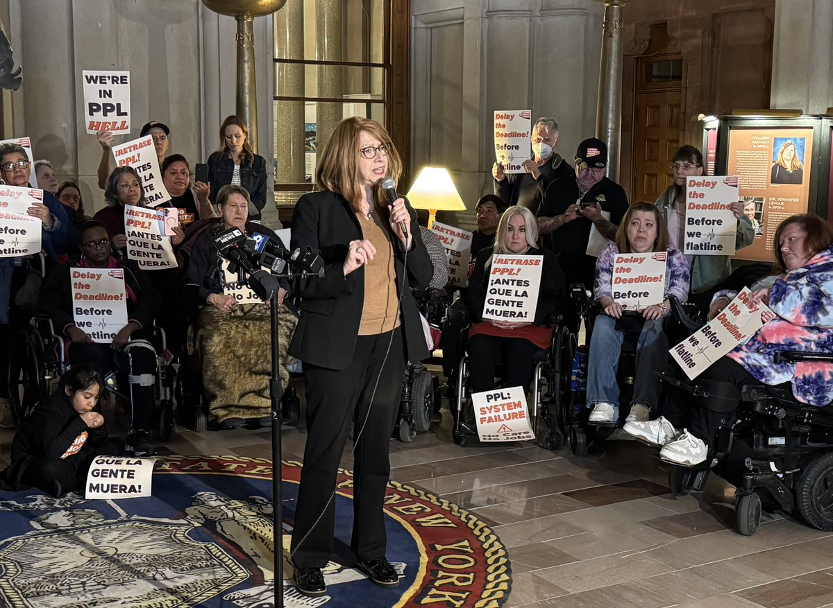 LindaBRosenthal's tweet image. Consumers and home care workers should not have to schlep to Albany to beg for help, but the #CDPAP transition is jeopardizing people’s care &amp;amp; worker’s livelihoods.

A one-month grace period won’t fix a flawed program. We must #DelayTheDeadline!
