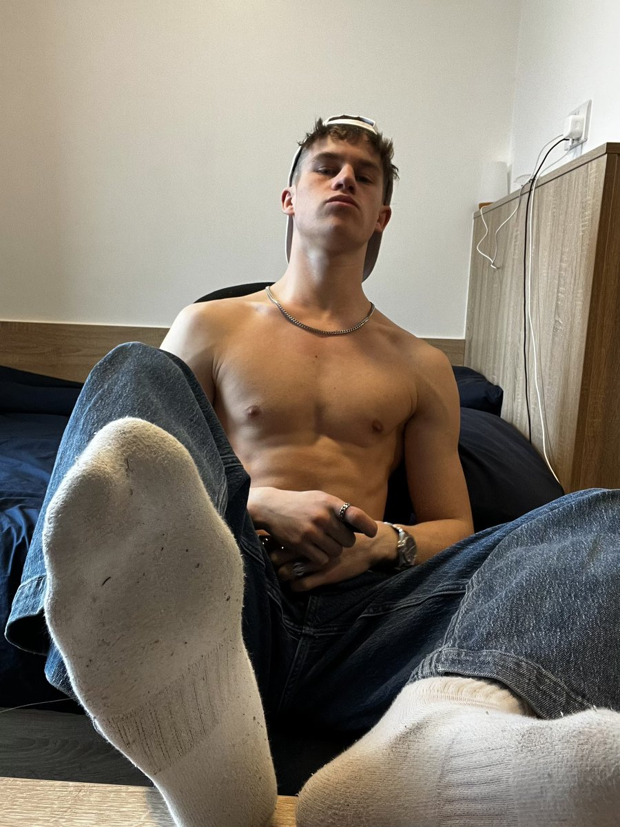 Prepare for a long day of drains and domination boys 😈 

#findom #alpha #cashmaster