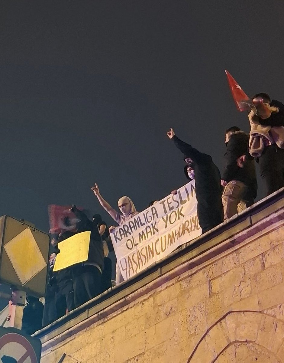 9sn's tweet image. Korktukları şey olun.
TÜRK olun.