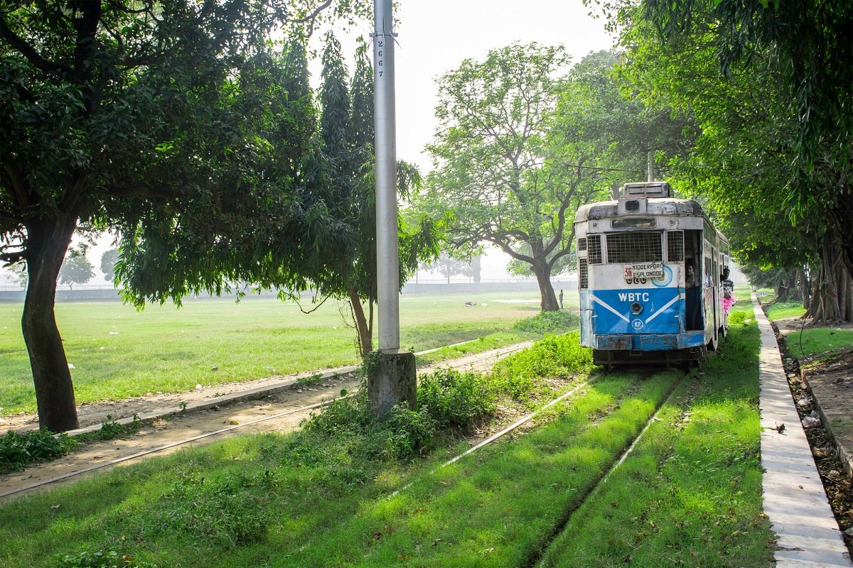 VaibhavNam63318's tweet photo. The Most Beautiful and Cinematic Tram Route of the City is still Closed since 2020 due to cyclone Amphan. Route 36 is very popular Route of Kolkata which connects Khidderpore to Esplanade. We would be happy if officials reopen the "entire" route soon. https://t.co/EIfgGc6wld