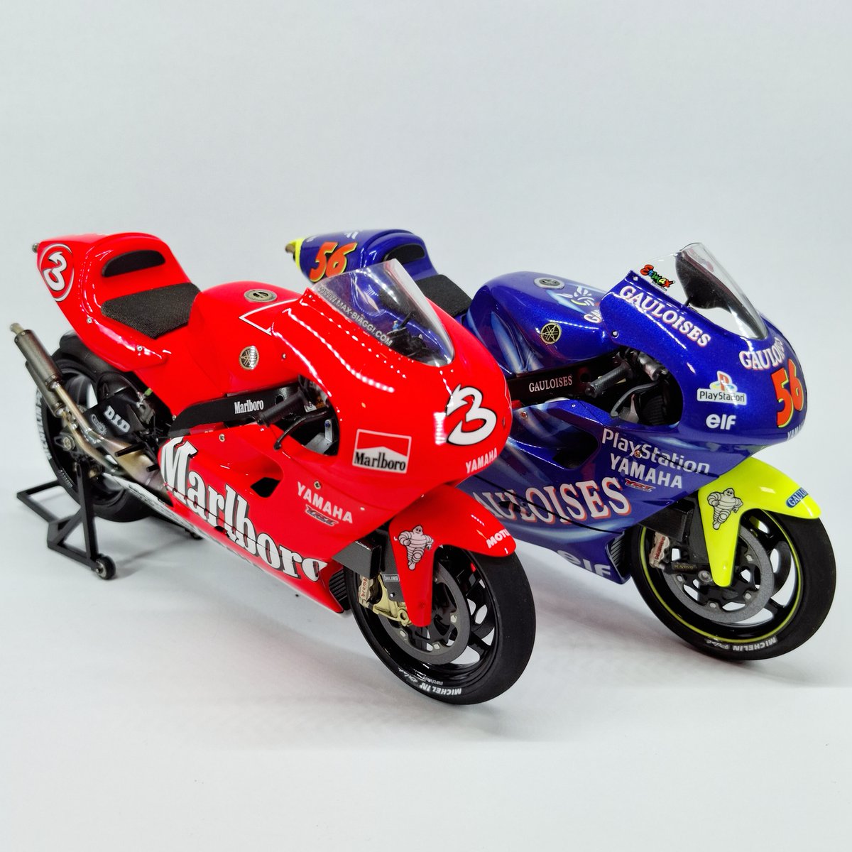 Gyadam21's tweet photo. 2001 Marlboro Yamaha YZR500 - Max Biaggi #3 https://t.co/1tZ5mbgdKA