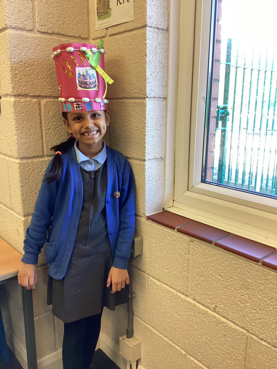 We’ve had a very busy afternoon creating happy hats to share with our friends in Y1 to cheer them up if they’re ever feeling blue, just like the bird did in our new text, Big Bad Owl by Steve Smallman. <a href="/BedfordPrimary/">Bedford Primary</a> <a href="/SouthportLTrust/">Southport Learning Trust</a>