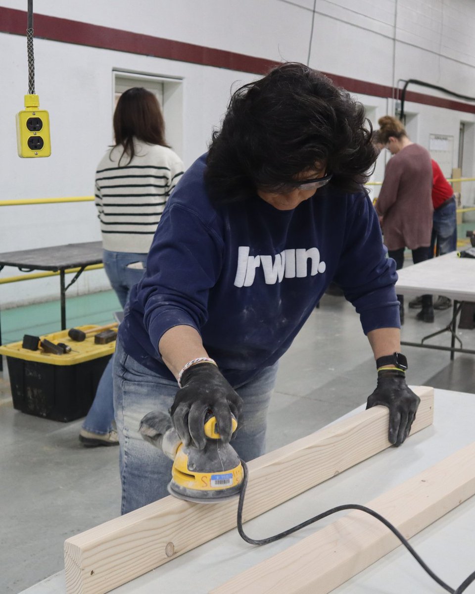 IrwinSeatingCo's tweet photo. Earlier this month we had the honor of building 40 beds for children in need thanks to Sleep in Heavenly Peace.

Nearly 70 employees volunteered their time to not only build these beds in our Grand Rapids facility, but also to help install them when the time comes for delivery. https://t.co/Rag3g9dN3L