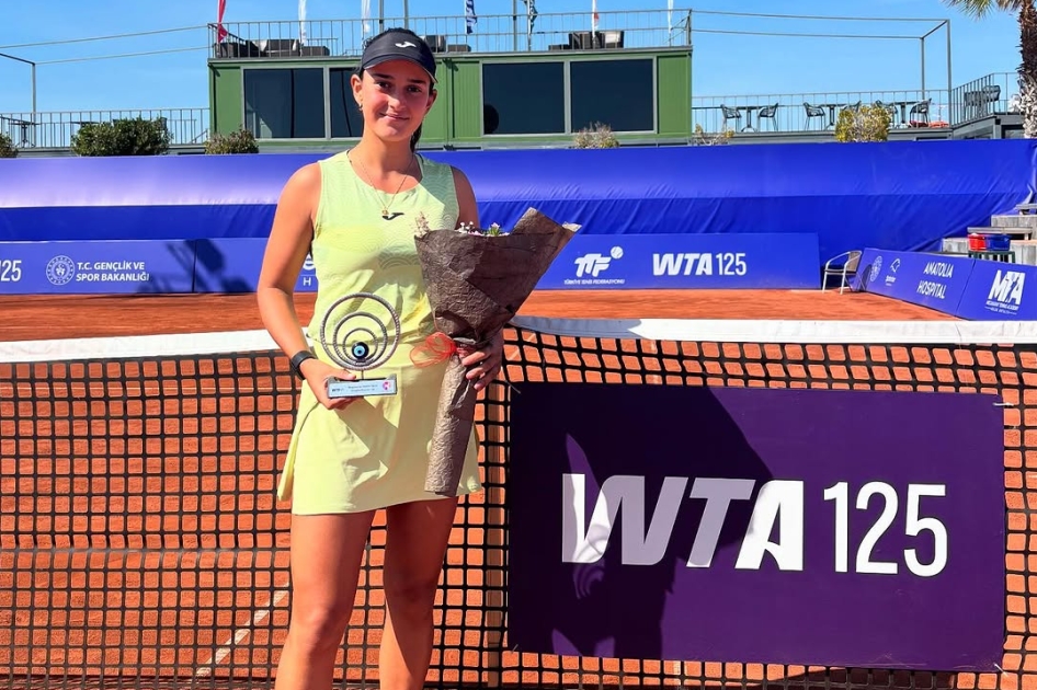 🚀 Leyre Romero sigue escalando posiciones 🎾💥

La valenciana brilla en el WTA 125 de Antalya 🇹🇷, alcanzando su primera final en la categoría 🏆 y logrando su mejor ranking hasta la fecha: Nº 137 del mundo 🔝📈

 ¡A seguir así, Leyre! 💙🙌

#tenisvalenciano