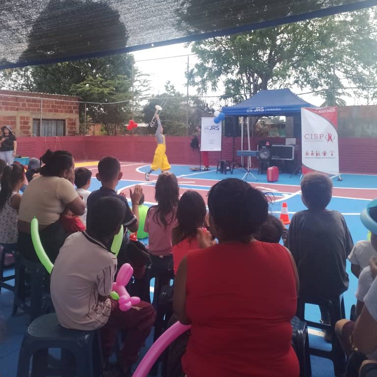 La #CaravanaCultural en la Comunidad sigue su ruta, esta vez llegando hasta el sector San Isidro 2, en Ureña.

El JRS, el CISP Venezuela, Circomediados y <a href="/DoctorYasoSC/">Doctor Yaso San Cristóbal</a> hacen equipo para fortalecer dinámicas comunitarias que propician la participación a través del arte.