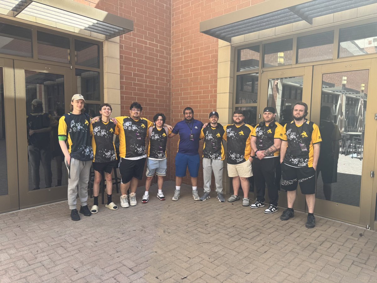 iLLRizz's tweet image. first major in the books 🍻 didn’t come for a t64 but had a great weekend with the boys @Killogyy @TJSwayz @Tylurr___ 
huge shoutout to @StudioSkyfox for helping us make it out 🤝