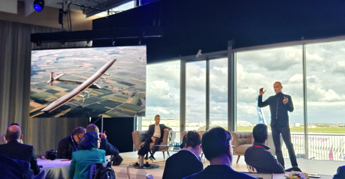 rainmmm's tweet photo. #AirbusSummit 2025 https://t.co/OUKT5EQBsw