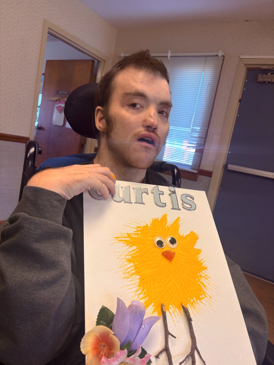 AzriaHealth's tweet photo. Painting with Curtis at #AzriaHealthWinterset! We enjoyed some Disney tunes and fork painting! Curtis really made some great fork feathers!
#AzriaHealth #Paintint #Art #ForkPainting https://t.co/nBnDo1mf6A