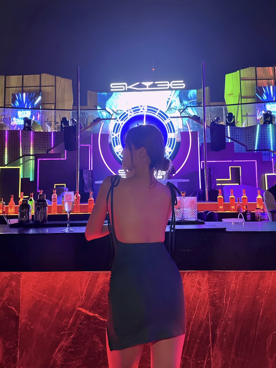 お胸やお尻もいいけど
背中も良くない？☺️💎✨

#背中