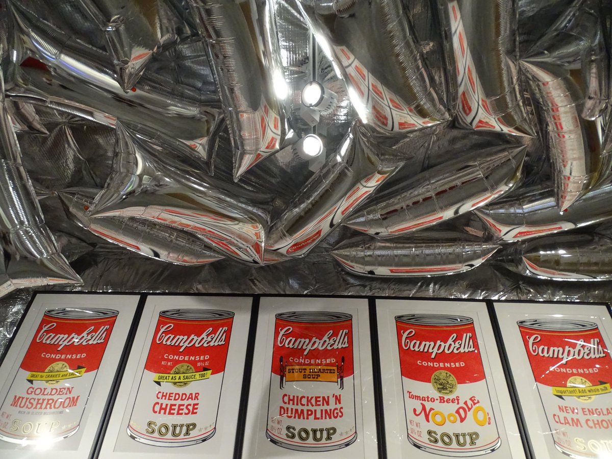 MuseeHyeres's tweet photo. Le #musée vous souhaite une belle semaine ! ☀️

C’est dans la "Silver Factory", réinventée pour l’exposition Andy #Warhol, que cette photo a été prise 📸
Et si vous aussi, vous souhaitez faire la même, alors rendez-vous au musée ! 🤩 https://t.co/dQHnV2SJCB