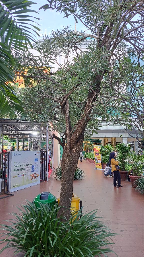 Adakah di mari #info