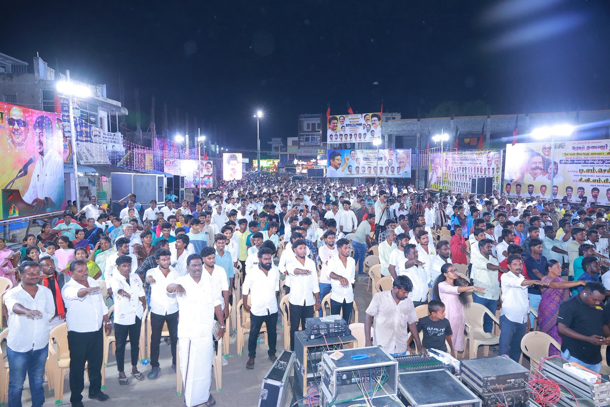 dmk_youthwing's tweet photo. கழகத் தலைவர் - மாண்புமிகு தமிழ்நாடு முதலமைச்சர் @mkstalin அவர்களின் உத்தரவின்பேரில், கழக இளைஞர் அணிச் செயலாளர் மாண்புமிகு தமிழ்நாடு துணை முதலமைச்சர் @Udhaystalin அவர்களின் வழிகாட்டுதலில், எடப்பாடி தொகுதியில், கழக இளைஞர் அணி சார்பில் ஒன்றிய அரசைக் கண்டித்து மாபெரும் கண்டனப் பொதுக்கூட்டம் நடைபெற்றது.

இக்கூட்டத்தில், கழகக் கொள்கைப் பரப்புச் செயலாளர் @EzhilarasanCvmp அவர்களும், கழக இளம் பேச்சாளர் ஜோ.வியானி விஷ்வா அவர்களும் பங்கேற்று மும்மொழிக் கொள்கையின் மூலம் இந்தித் திணிப்பு, ஒன்றிய பட்ஜெட்டில் தமிழ்நாடு என்ற பெயரை முற்றில��மாக புறக்கணித்து நிதிப் பகிர்வில் பாரபட்சம், தொகுதி மறுசீரமைப்பில் தமிழ்நாட்டிற்கு அநீதி எனத் தொடர்ந்து தமிழ்நாட்டை வஞ்சிக்கும் ஒன்றிய அரசைக் கண்டித்தும், திராவிட மாடல் அரசின் நான்காண்டு சாதனைகளை மக்களிடம் விளக்கியும் உரையாற்றினர்.

தமிழ்நாடு போராடும்! தமிழ்நாடு வெல்லும்! என்ற கழகத் தலைவர் அவர்களின் உரிமைக் குரலு��்கு வலுசேர்க்கும் வகையில் இந்த கூட்டம் அமைந்தது.

#தலைவர்72 #கழக_இளைஞர்_அணி #FairDelimitationForTN #StopHindiImposition

@tmselvaganapat @pssrinivasandmk @JAYAMURUGANMAN3