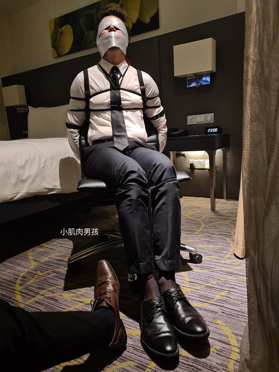 stevemeh01's tweet photo. 西裝誘惑
Suit temptation
👔👖🧦👞🪢⬛ https://t.co/Tbzofdw1uo