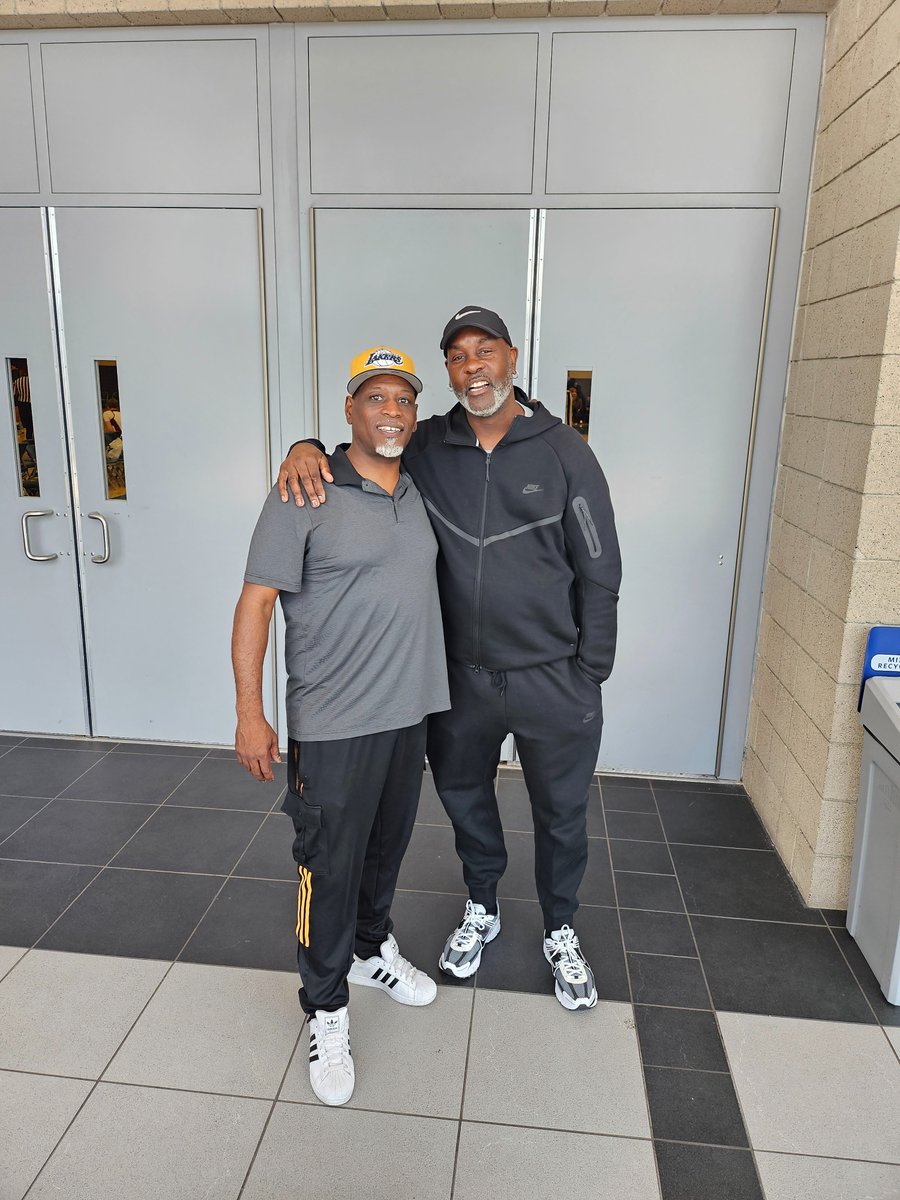 ll2_tt's tweet image. So. Cal Senior Showcase 2025
Went 2-0 (Team 4) on 
@BallerTV @gerryfreitas👊🏿
Opportunity Waits For No One!
@DelijahMcalpin
@RonaldMerrill35
@NatcheSydn71103
@Shamarr_j 
#SpringxSummer 🥶