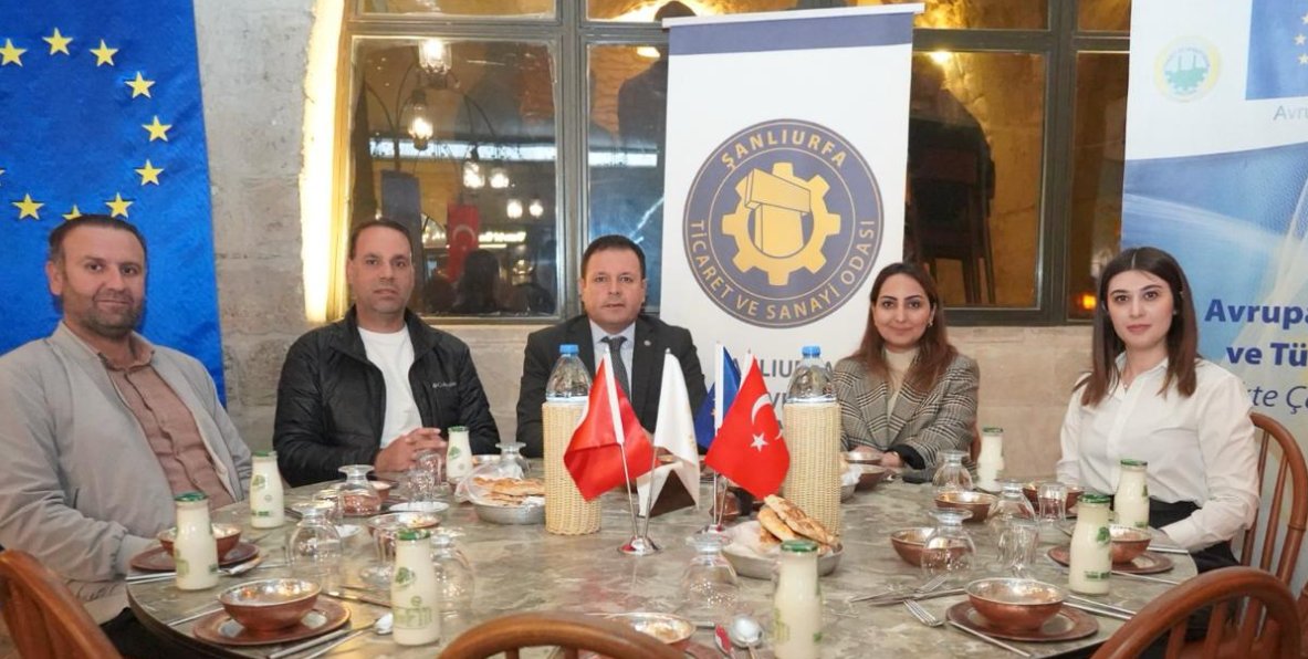 urfadasin's tweet photo. ŞUTSO AB Bilgi Merkezi,  iftar programı düzenledi https://t.co/B1RJ5JsTJ8 
#Urfa #sanliurfa @sutsodisticaret #sutso #ramazan @mdoganyetim @cerenodabasii https://t.co/rUayLhIBi8