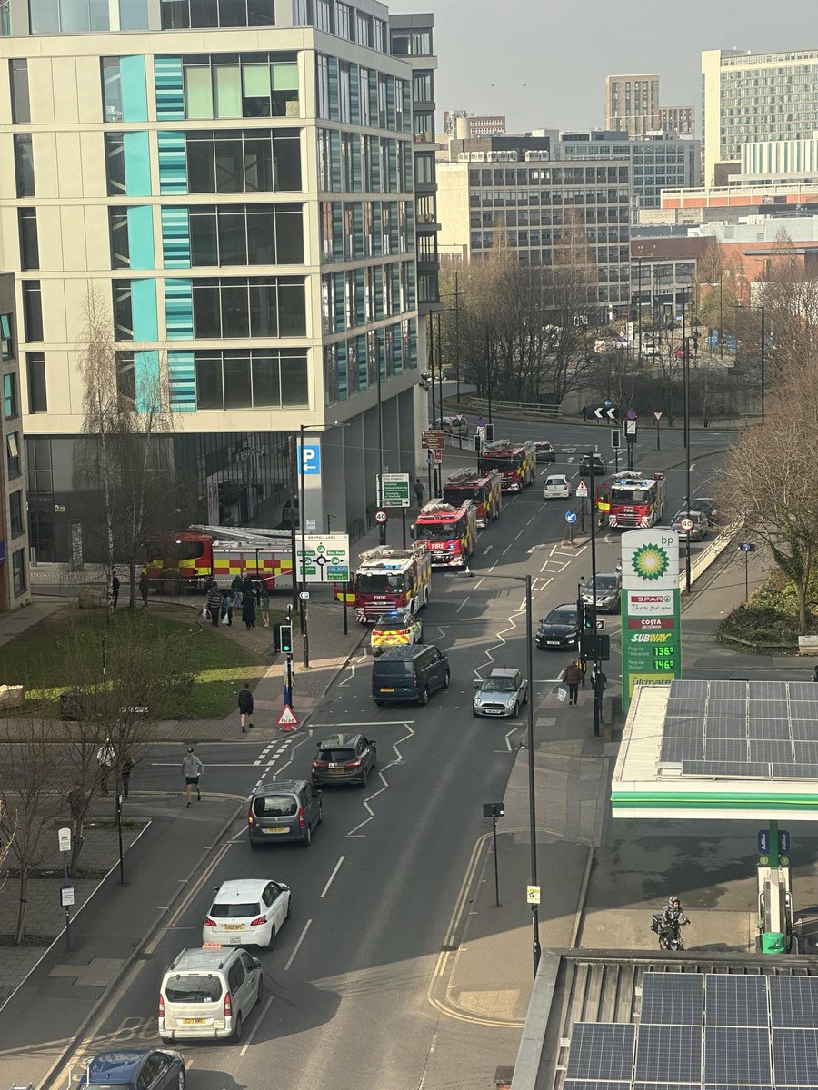 BREAKING: SERIOUS INCIDENT ON BRAMALL LANE

South Yorkshire Fire &amp; Rescue are responding to an incident near the BP petrol station on Bramall Lane, Sheffield.

Traffic is building—please avoid the area.

Got any info? Drop it in the comments. #Sheffield #TrafficAlert #BramallLane