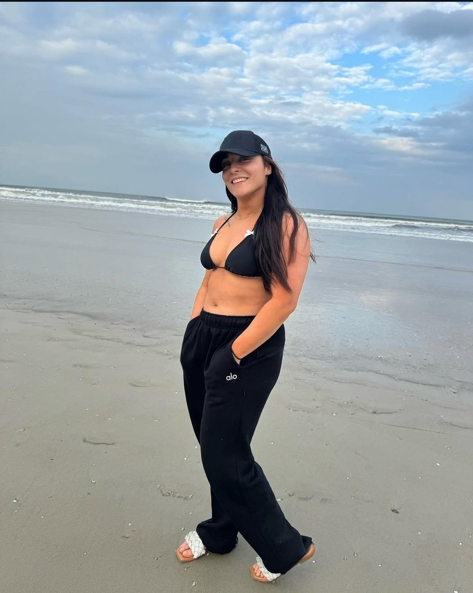 SallyTapsYouOut's tweet image. Life is damn good.
#ChampChamp