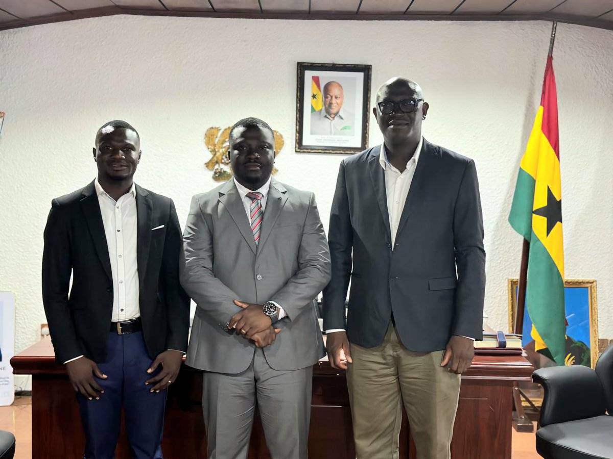 forig28656's tweet image. 🌳 CSIR-FORIG’s Director, Dr. Kwame Antwi Oduro, &amp;amp; the Head of Forest &amp;amp; Climate Change Dr. Reginald Gurroh met Ashanti Regional Minister, Dr. Frank Amoakohene, to discuss urban greening in Kumasi &amp;amp; the #TreeForLife Reforestation Initiative.