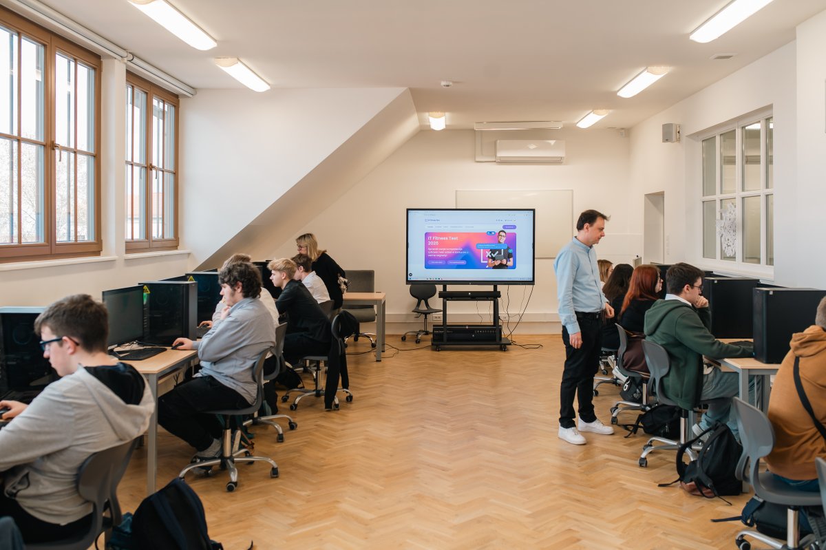 #Włocławek już drugi raz bierze udział w projekcie #ITFitnessTest. I w zeszłym roku dał się poznać jako wyjątkowo aktywne miasto, zajmując aż piąte miejsce na mapie całej Polski. Podkreślmy - więcej uczniów wzięło udział we Włocławku, niż w największych polskich metropoliach❗